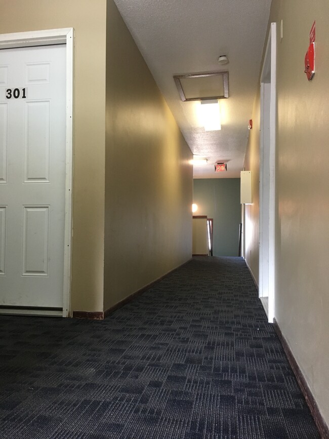 Building Photo - 1418 10th St