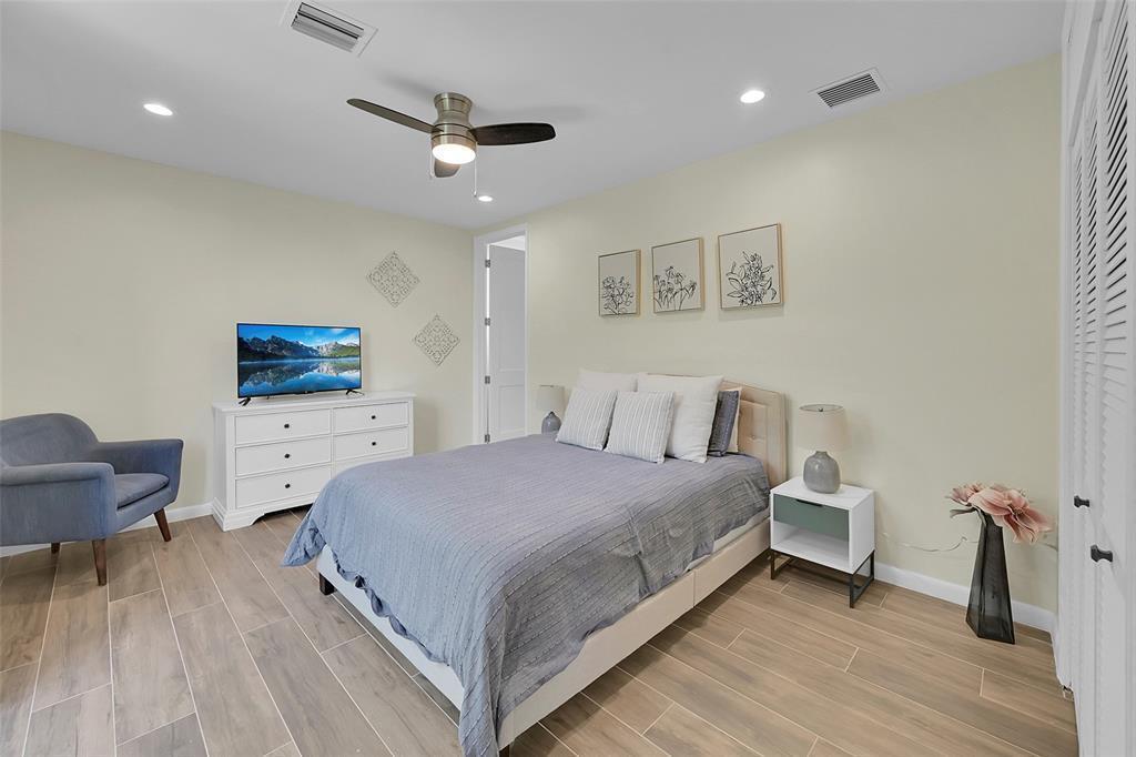 Building Photo - 640 NE 17th Way