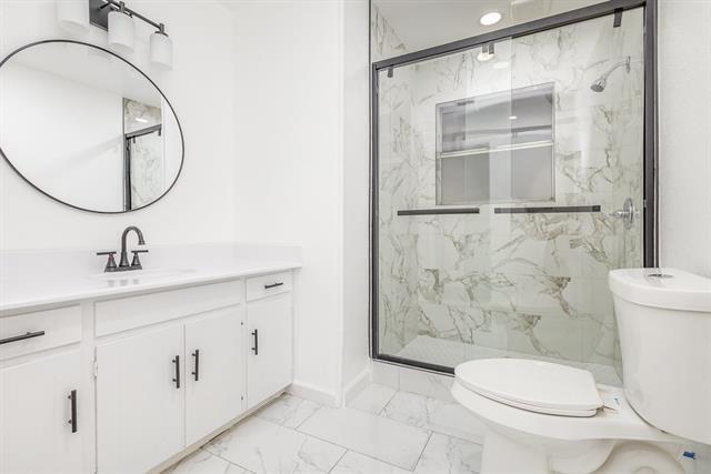 Building Photo - 800 Overhill Ct