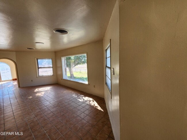 Building Photo - 6643 Westside Dr