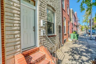 Building Photo - Apartment in Upper Fells Point, Baltimore, MD!