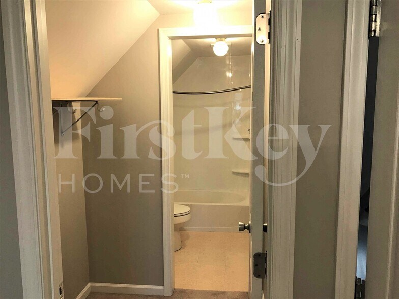 Building Photo - 452 Old Cahaba Way