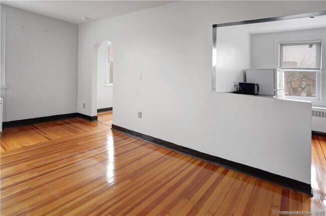 Building Photo - 768 State St