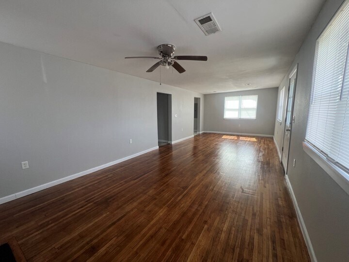 Building Photo - 125 N 9th St