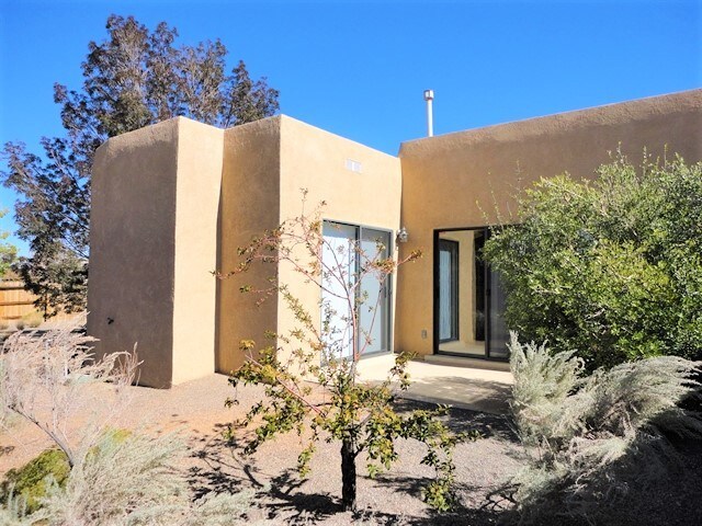 Building Photo - 4981 Butte Pl NW