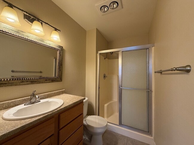 Building Photo - 1014 Plaza Del Sol