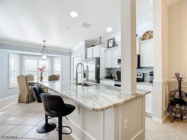 Building Photo - 10401 McArthur Palms Ln