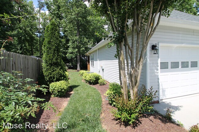 Building Photo - 3 br, 2 bath House - 417 Swallowtail Court