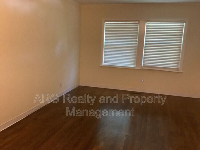 Building Photo - 2069 Arlington Ave NE