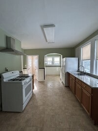 Building Photo - 7 Ureco Terrace