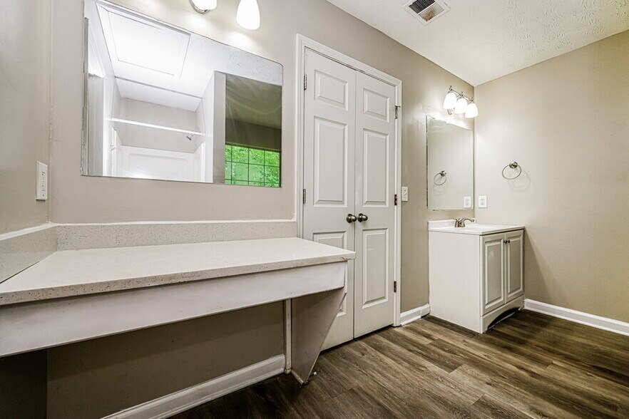 Building Photo - 3797 Cedar Trace Ln