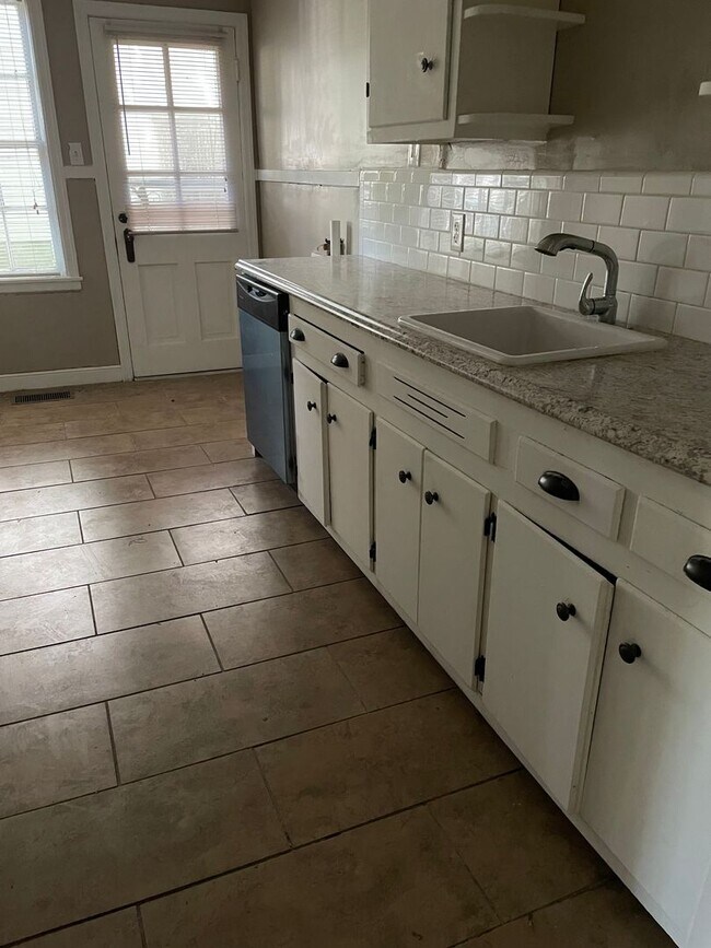 Building Photo - 2020 Courtland Pl
