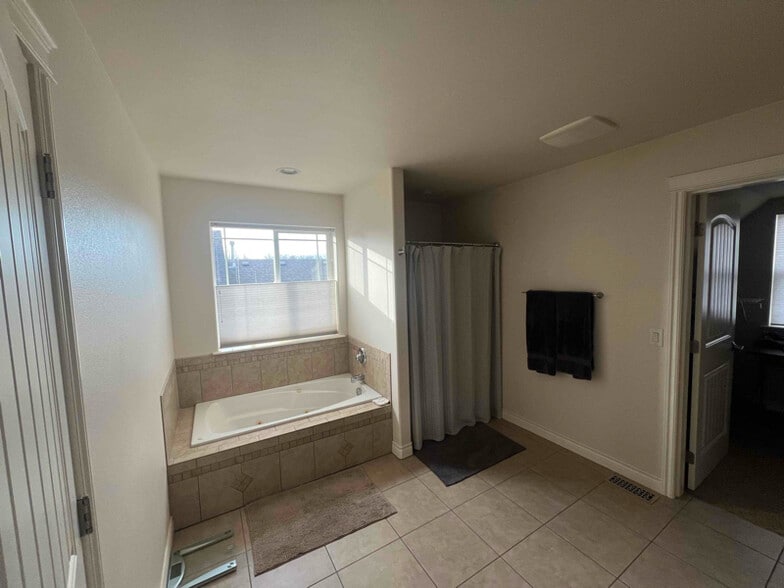 Building Photo - 1421 Settler Pl