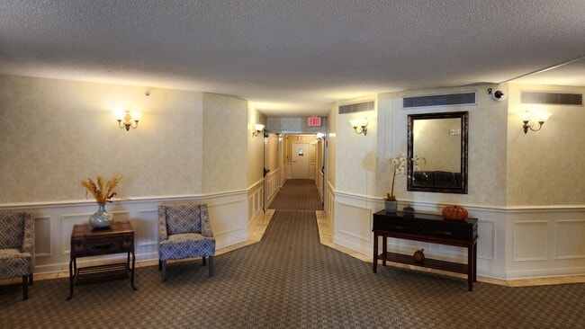 Building Photo - 470 Fawell Blvd