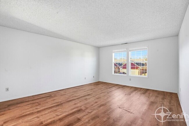 Building Photo - 16101 SE 18th St