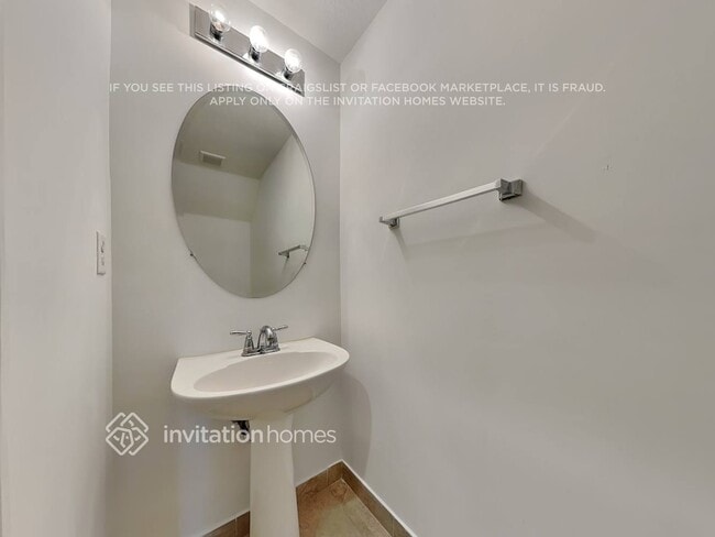 Building Photo - 206 SW 7th Ct