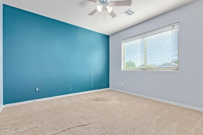 Building Photo - Beautiful 5 bedroom, 3 bathroom home in Surprise AZ