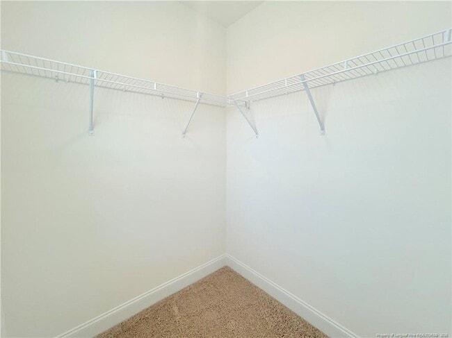 Building Photo - 282 Creekhaven Dr
