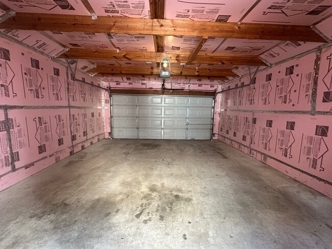 Building Photo - 8045 Ellinger Ln