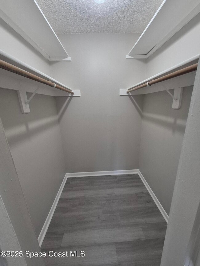 Building Photo - 1342 Vandalia Ave SE