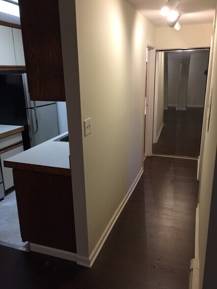 Building Photo - 920 Jonathon Ct