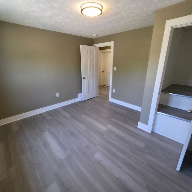 Building Photo - Cleveland Heights 3-Bed Single-Family