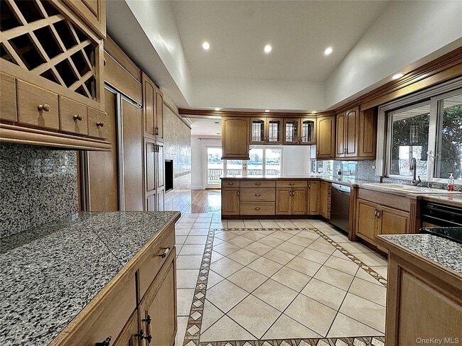 Building Photo - 1090 Bayhead Dr