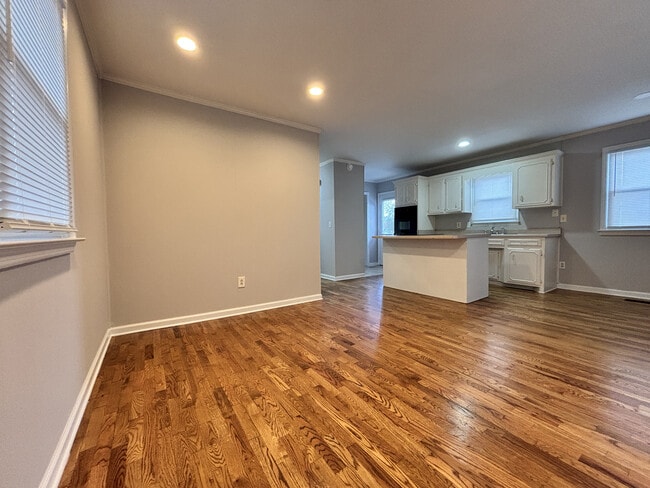 Building Photo - 2039 W Jefferson Pike