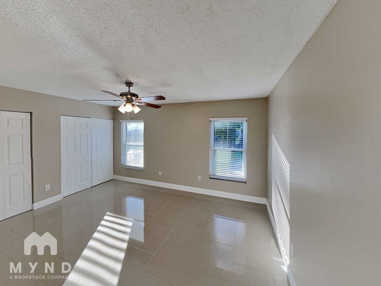 Building Photo - 8310 Clermont St