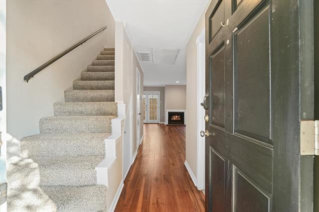 Building Photo - 4409 Travis St