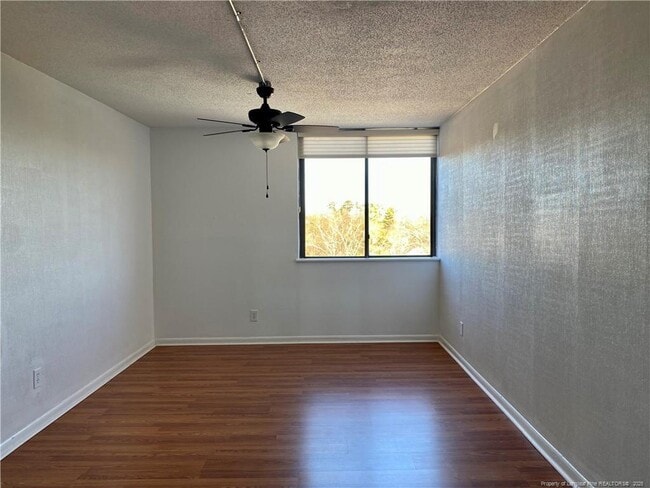 Building Photo - 1100 Clarendon St