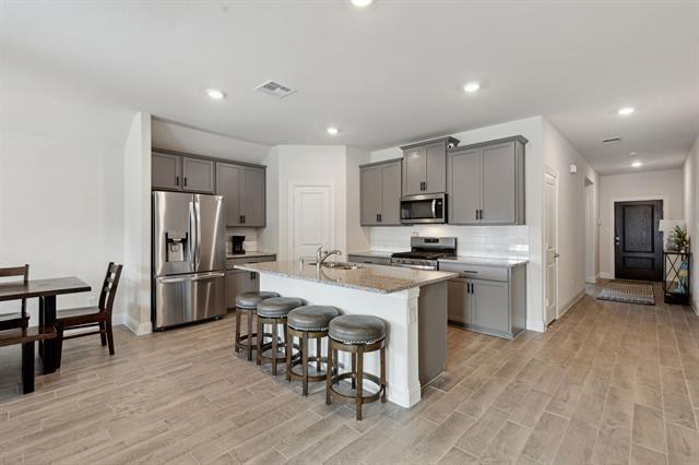 Building Photo - 4221 Stonewall Dr