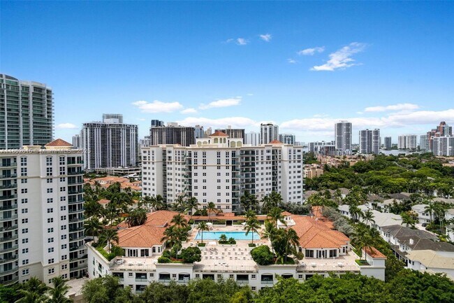 Building Photo - 20000 E Country Club Dr