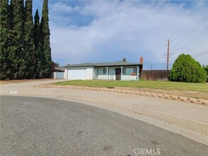 Building Photo - 1602 James Ct