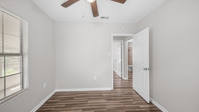 Building Photo - 1322 Magnolia St