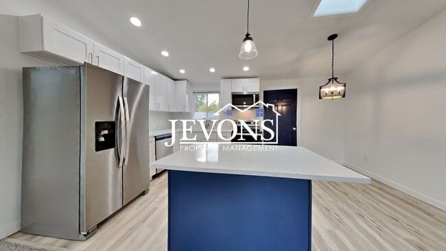 Building Photo - 6114 N 49th St