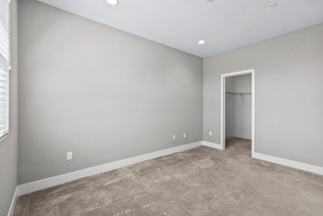 Building Photo - 118 Bonano Ln