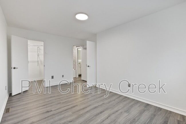 Building Photo - 8773 Chase Dr