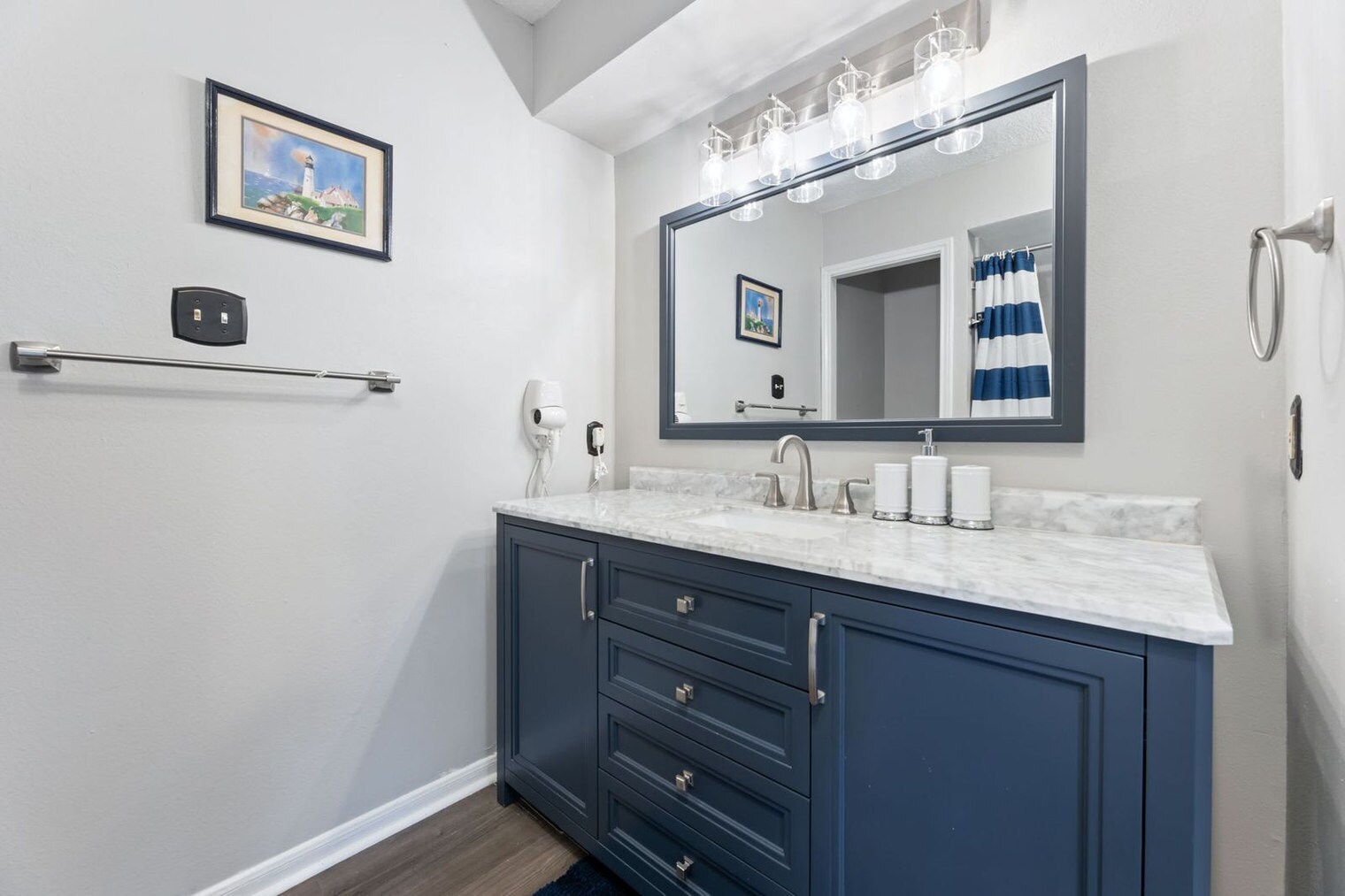 Building Photo - 9123 Kerr Dr