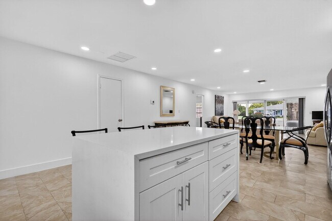 Building Photo - 5093 Privet Pl