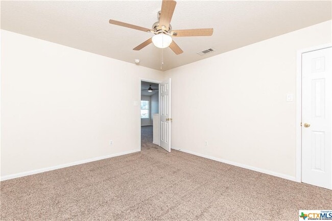 Building Photo - 2122 Modoc Dr