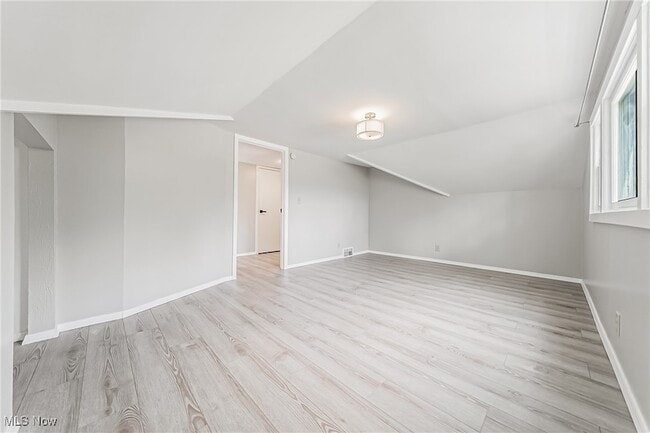 Building Photo - 24111 Edgehill Dr