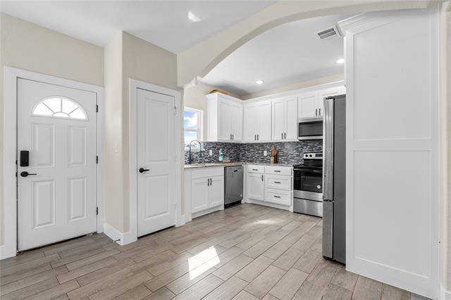 Building Photo - 907 Colorado River Dr