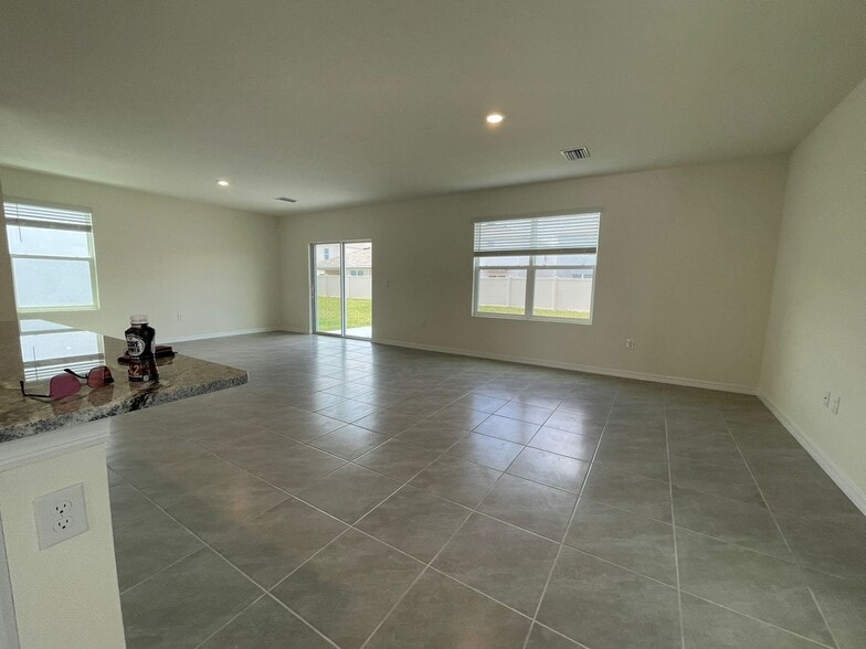 Building Photo - 2763 Common Fig Run