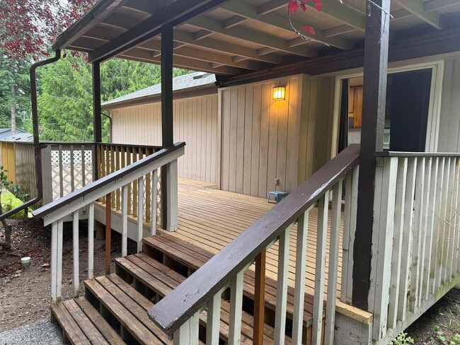 Building Photo - Spacious 2 Bed 1 Bath Bothell Home $2500/mo.