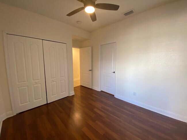 Building Photo - 12101 Santaluz Dr