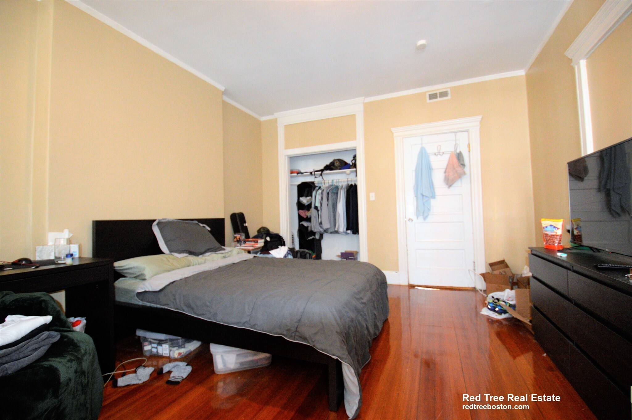 Building Photo - 10 Strathmore Rd