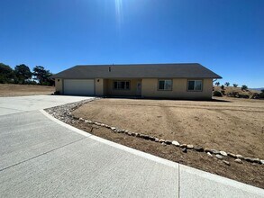 Building Photo - 3+2 with office Looking for a mountain retreat?