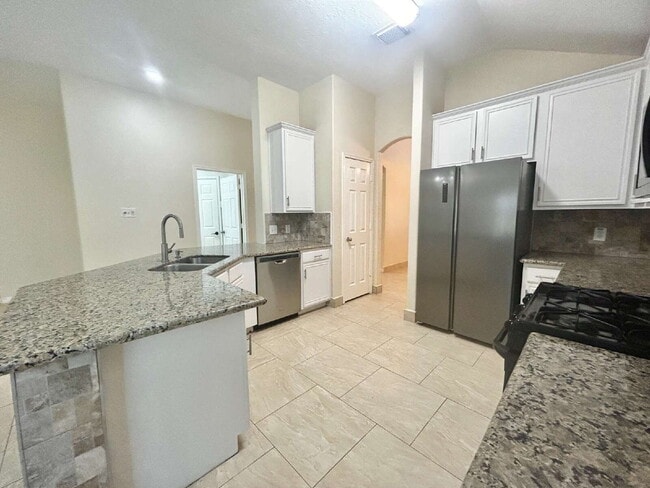 Building Photo - 18235 Bonham Oaks Ct