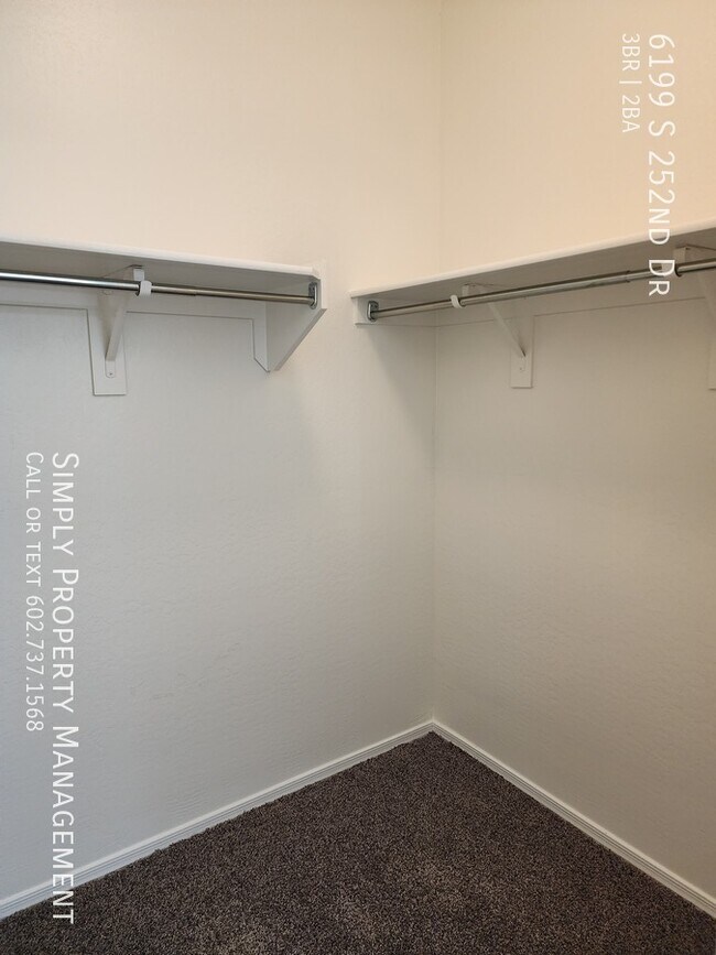 Building Photo - 6199 S 252nd Dr